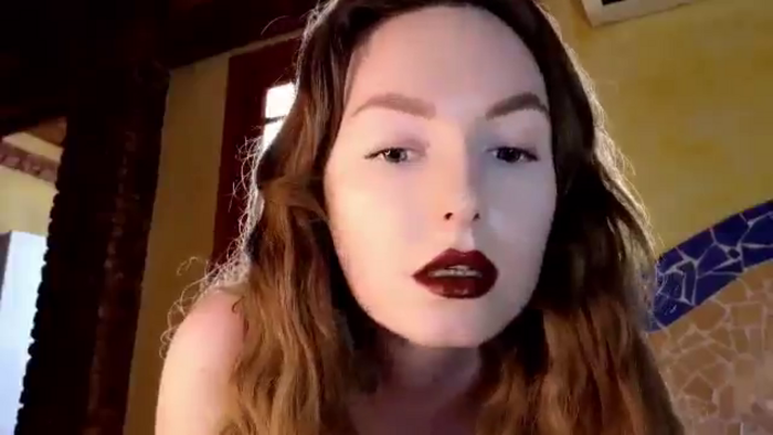 Red_Lips_Girl