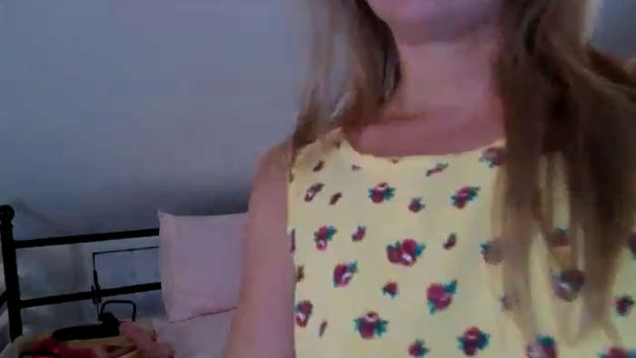 Lena_bee