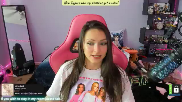 Alyx_Singer