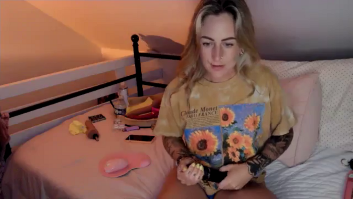 Lena_bee