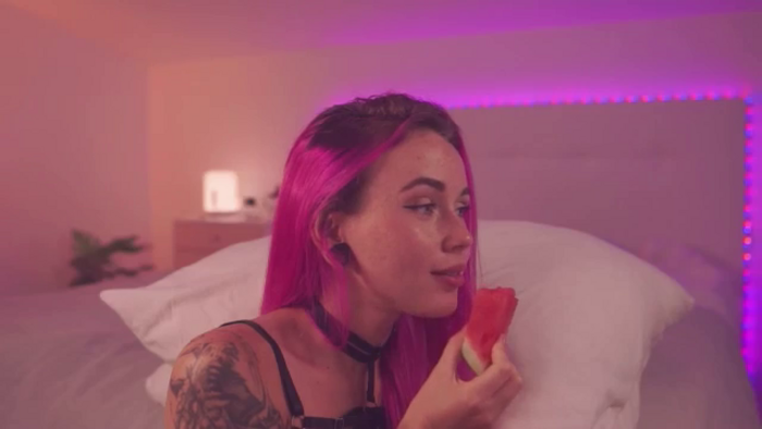 Sarah_Pink