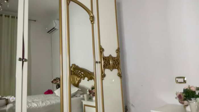 NycoleAniston