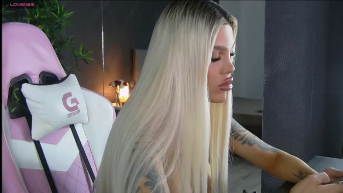 Shayblonde