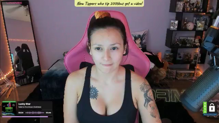 Alyx_Singer
