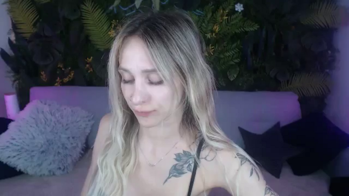 Horny_Blond