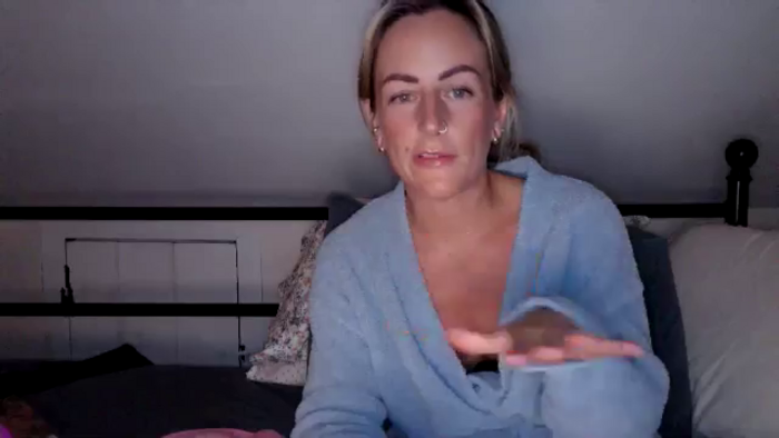 Lena_bee
