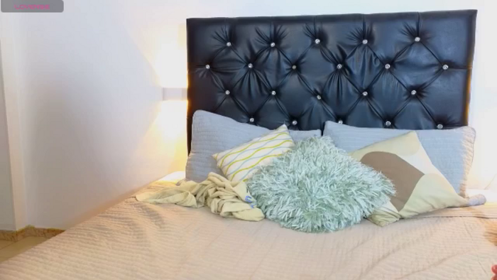 Mia_hott_