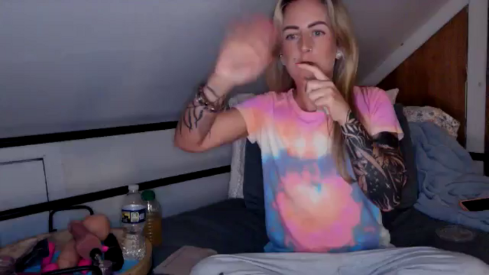 Lena_bee