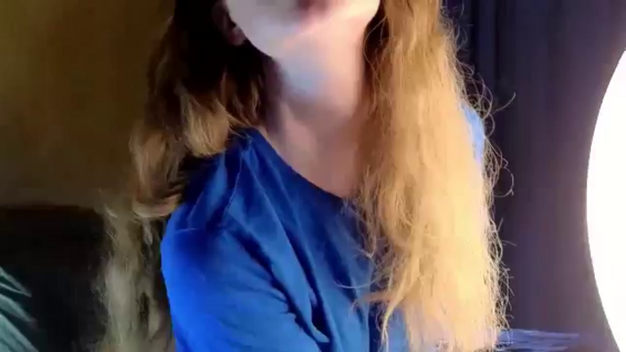 Red_Lips_Girl