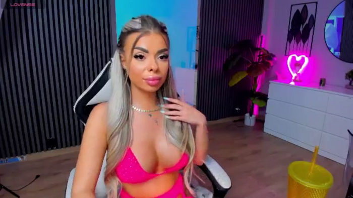 SeraVonDee