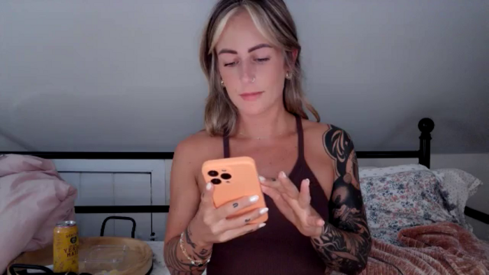 Lena_bee