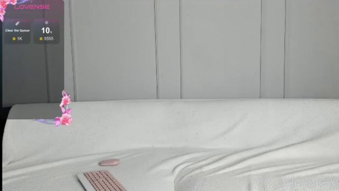 ShyEyesBlondy
