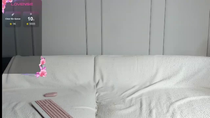 ShyEyesBlondy
