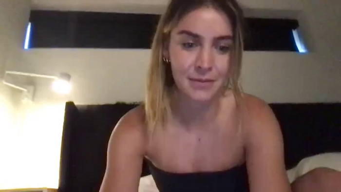 Valerie_x0
