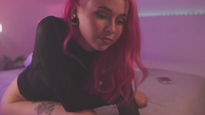 Sarah_Pink