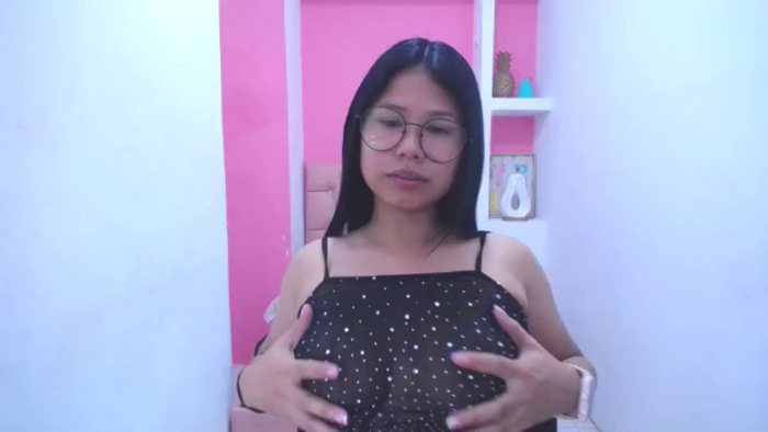 Nicolle26