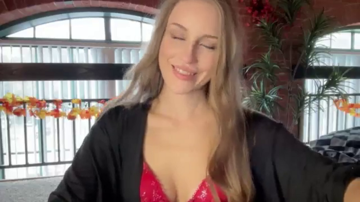 Luna_Moore1