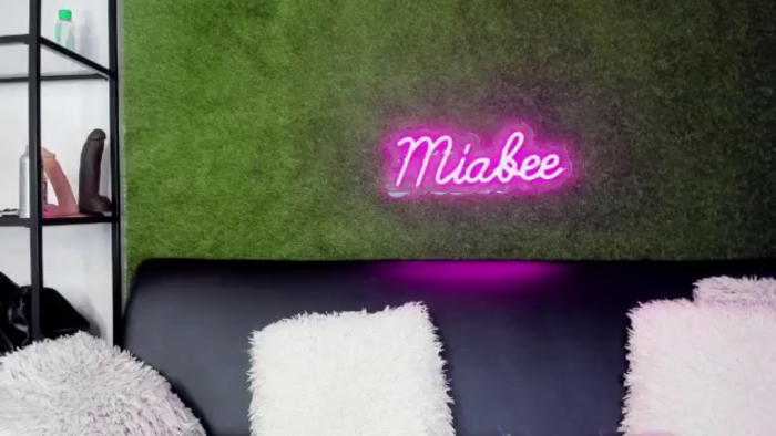 Mia_Bae