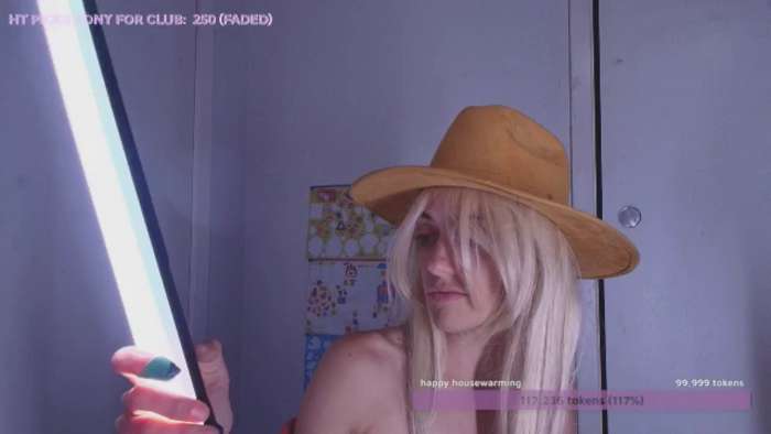 NaomiDee