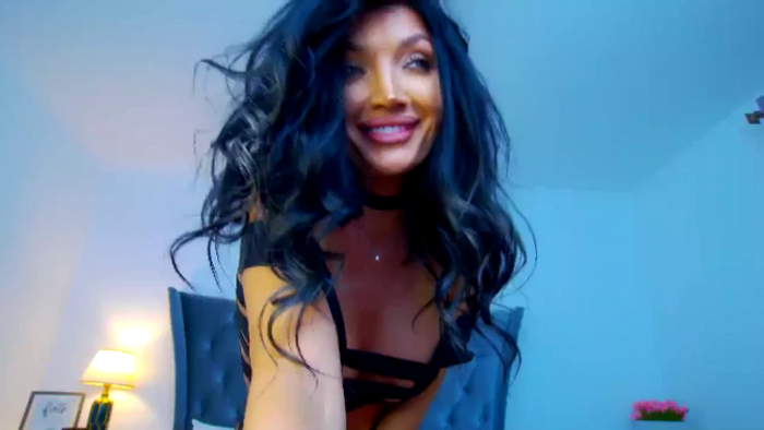 Karina_Smith