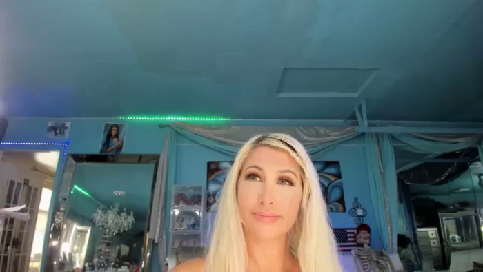 ADRIANA_FOX