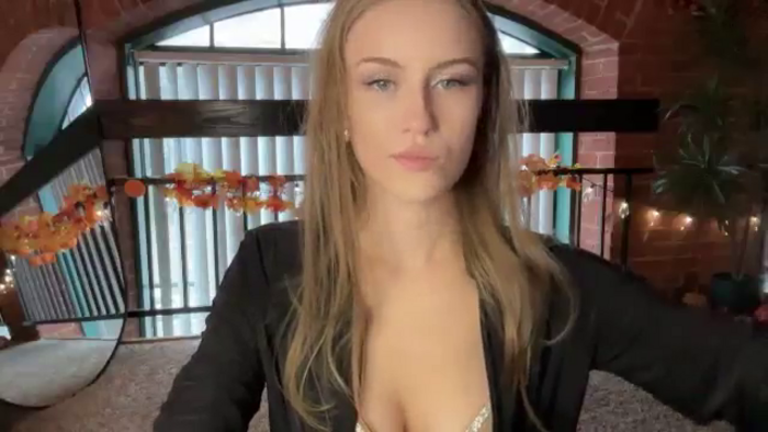 Luna_Moore1