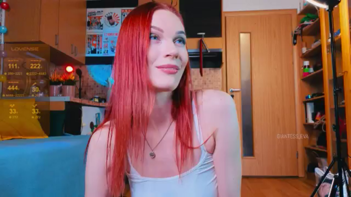 Giantess_Eva