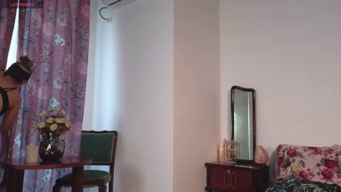 Sellena_Girl