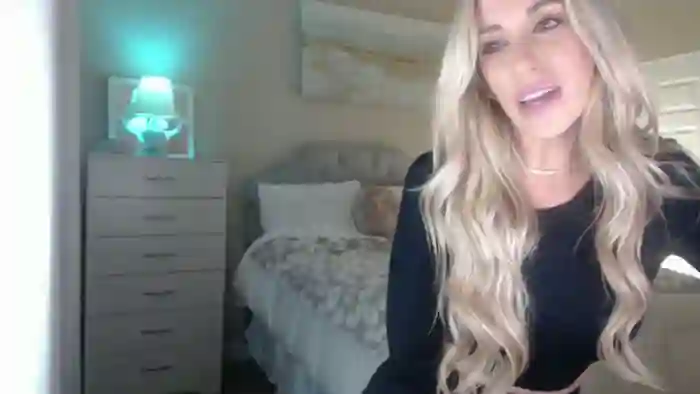 2024/11/03/mfc-queen_bambii-04-39-38