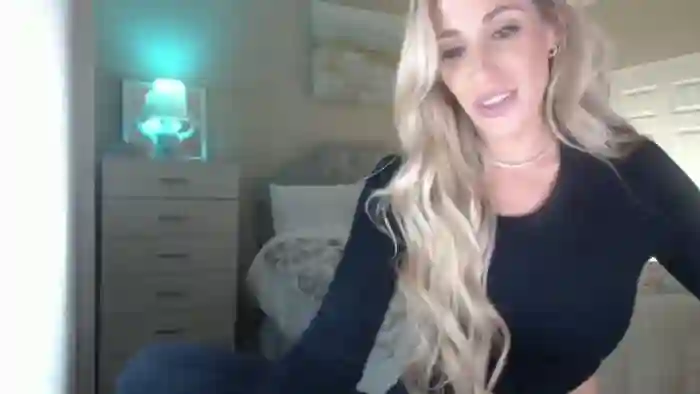 2024/11/03/mfc-queen_bambii-05-08-33