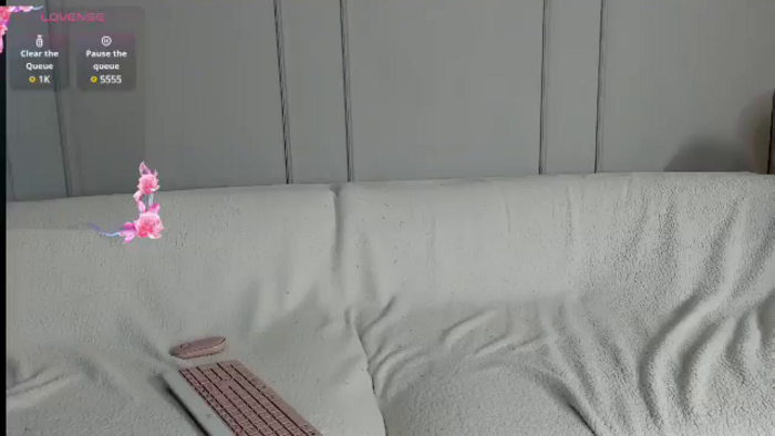ShyEyesBlondy