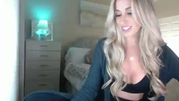 2024/11/08/mfc-queen_bambii-06-27-08