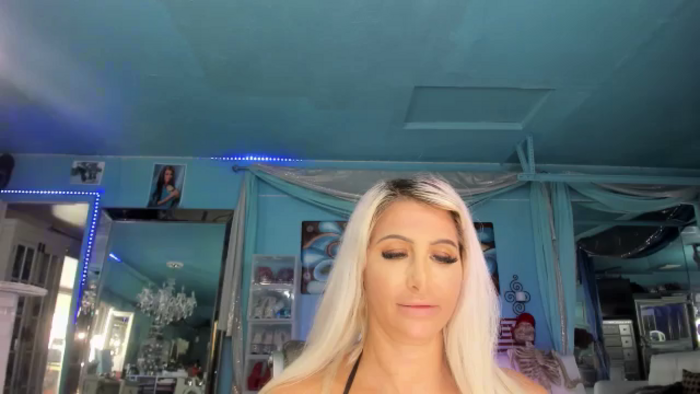 ADRIANA_FOX