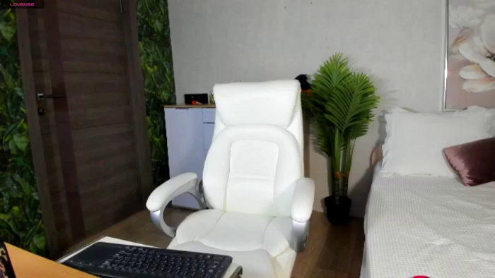Alizee_Spicy