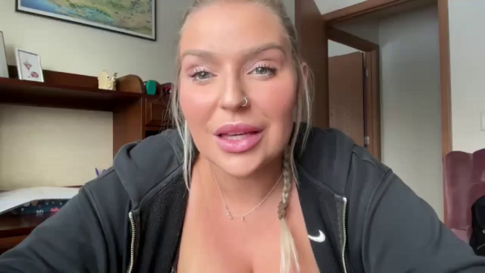 KissMyTitsPls