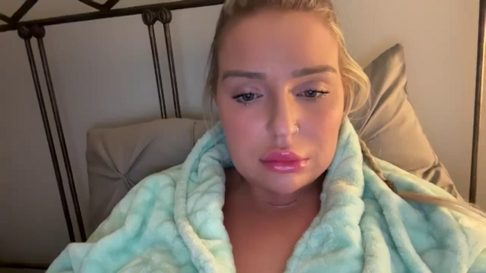 KissMyTitsPls