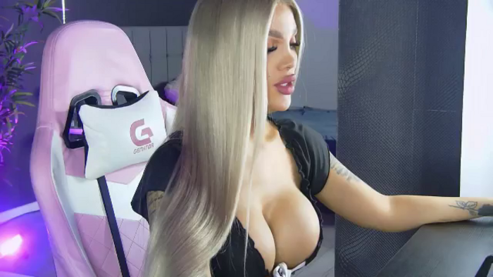 Shayblonde