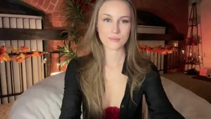 Luna_Moore1