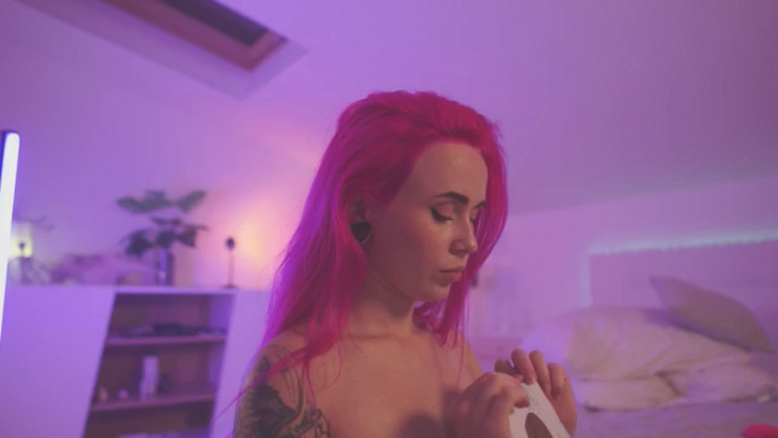 Sarah_Pink