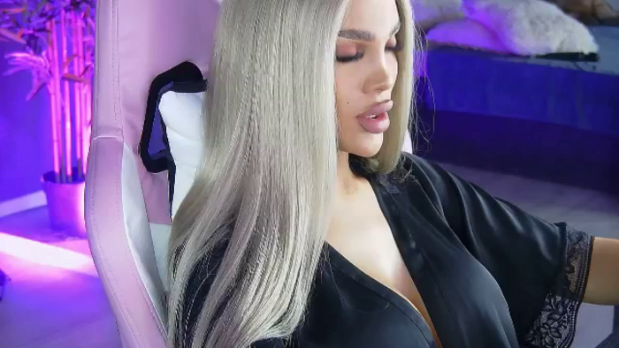Shayblonde