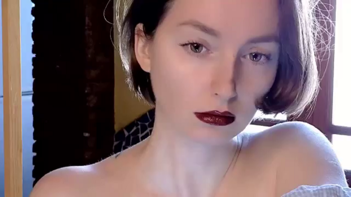 Red_Lips_Girl