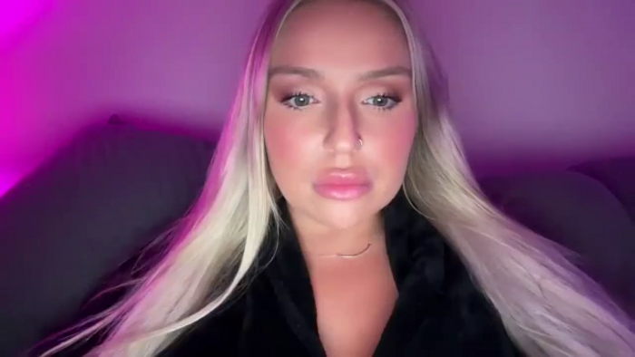 KissMyTitsPls