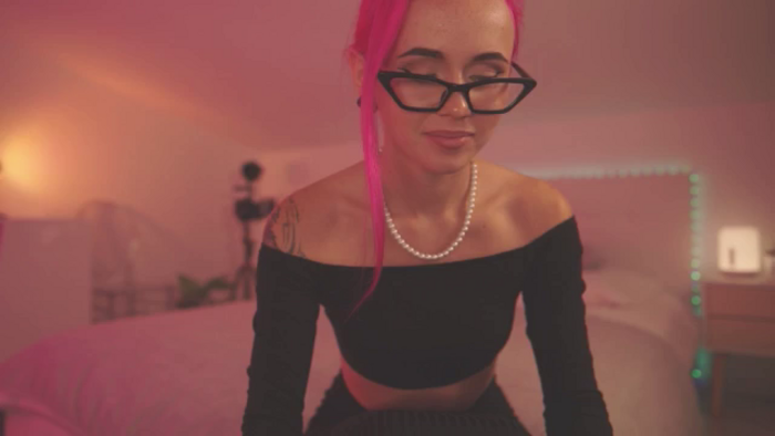 Sarah_Pink