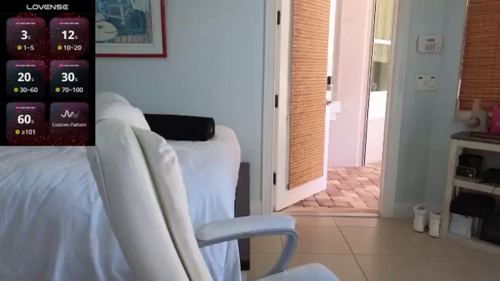 NikiNextDoorr