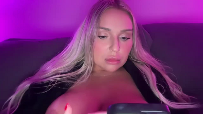 KissMyTitsPls