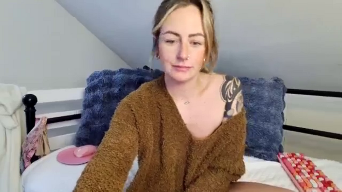 Lena_bee