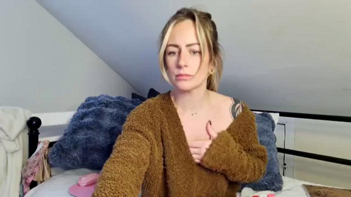 Lena_bee