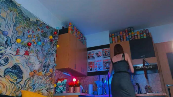 Giantess_Eva