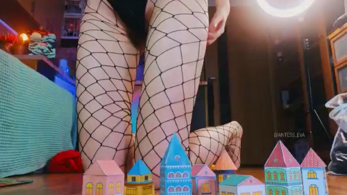 Giantess_Eva