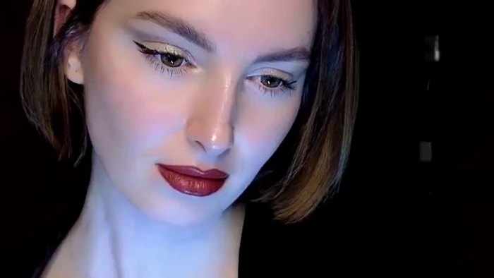 Red_Lips_Girl